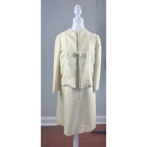 Vintage 1960s 2-Piece Ivory Suit Dress with Boxy Jacket Bow Detail Size S